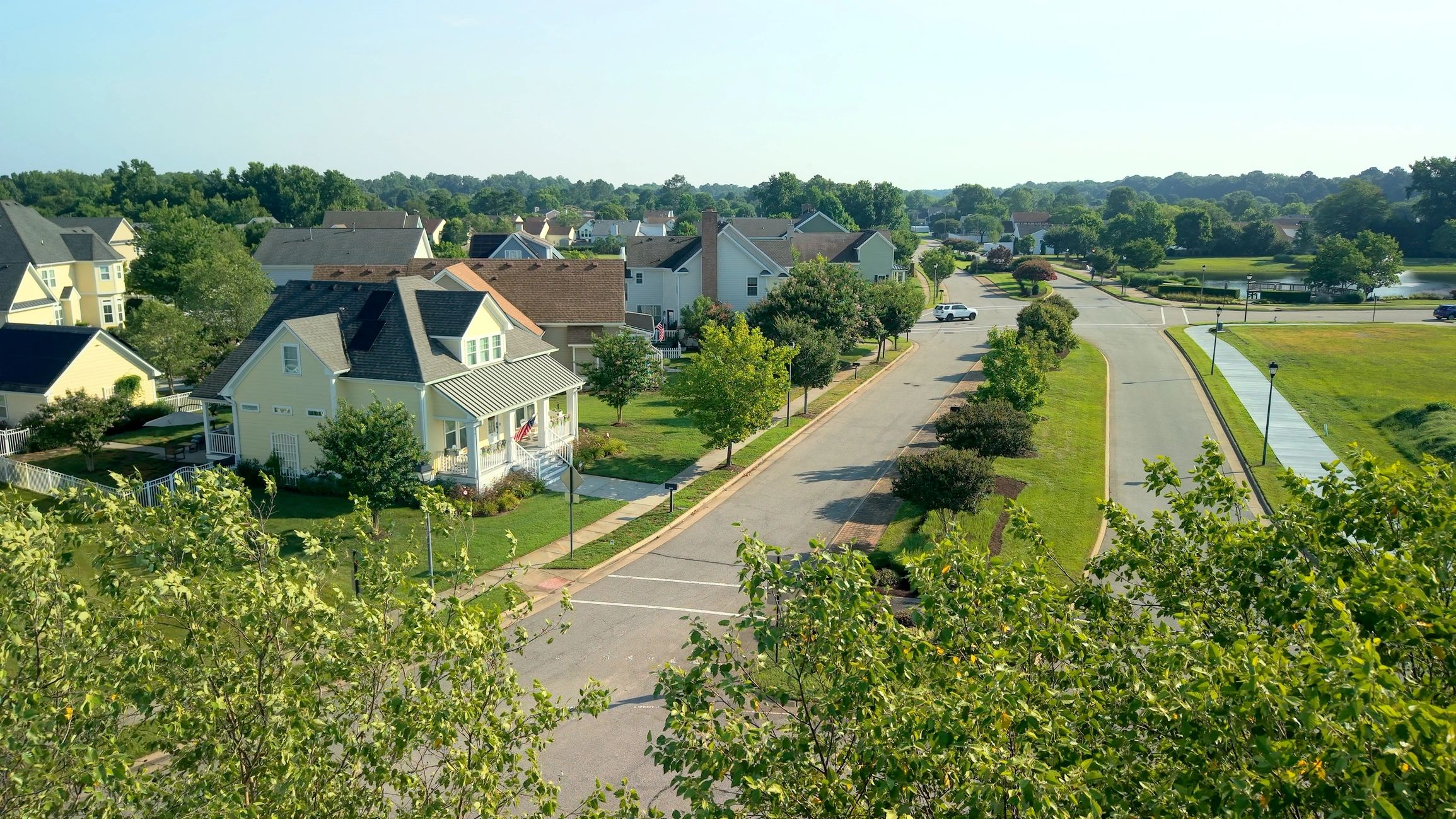Well-kept neighborhood homes and landscaping